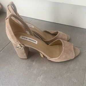 Steve Madden beige pumps sz 7